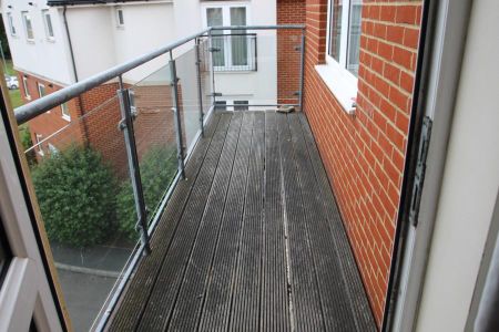 Harlow, Essex - Photo 3