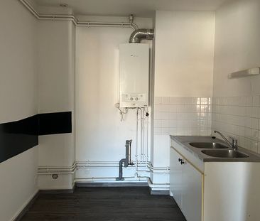 Location Appartement 3 pièces 65m² COURPIERE 63120 - Photo 2