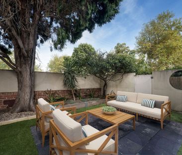 Art Deco Home with Extraordinary Space - Photo 2
