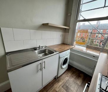 1 bedroom flat to rent - Photo 2