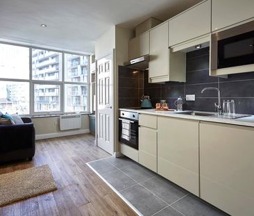 Apt 17, Eagle House - Photo 3