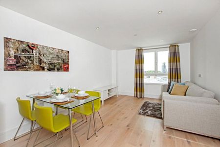 1 bedroom penthouse to rent - Photo 3