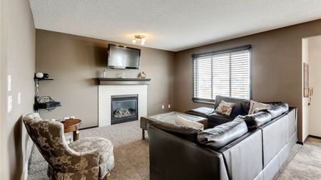 3+1 Bedroom Home For Rent In Cranston! - Photo 3