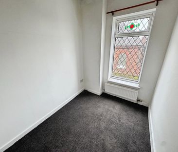 3 bedroom end of terrace house to rent - Photo 5