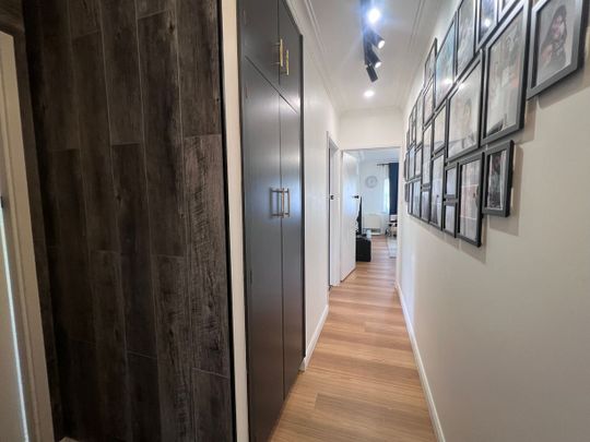 Stylish Renovated Family Home - Comfort and Convenience - Photo 1