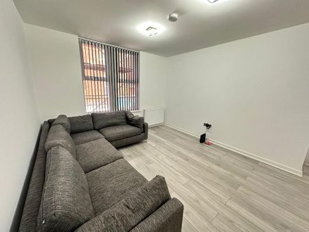 6 bedroom terraced house to rent - Photo 5