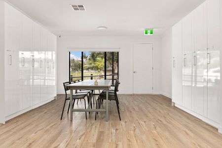 Brand new rooming house, modern & all bills included! - Photo 4