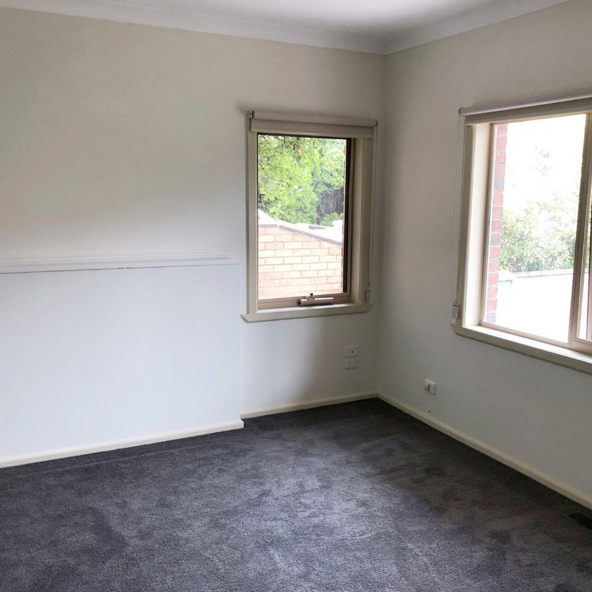 Spacious Home.. - Photo 1