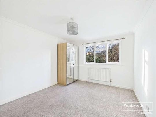 Barkham Road, Wokingham, Berkshire, RG41 - Photo 1