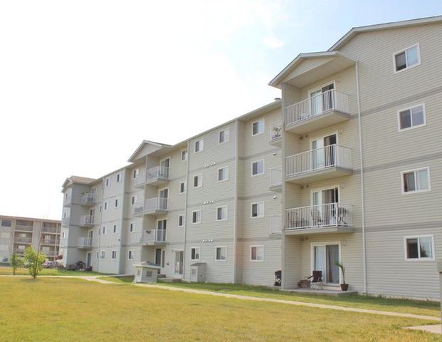 Tuscany Manor | 1521 109 Avenue, Dawson Creek - Photo 1