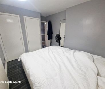 3 bedroom end of terrace house to rent - Photo 6