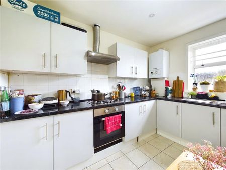 2 bedroom flat to rent - Photo 4