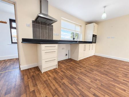 2 bedroom property to rent - Photo 4