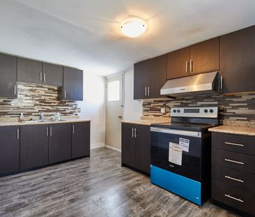 For Lease - 224 Old Weston Road, Toronto, Ontario - Photo 3