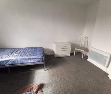 4 bedroom terraced house to rent - Photo 5
