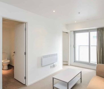 Stylish 2-Bedroom Furnished Apartment in the Heart of Soho - Photo 5