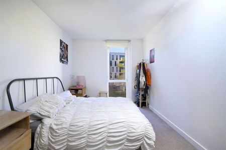 2 bedroom flat - Photo 4