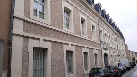 location Appartement F2 DE 43.27m² À POITIERS - Photo 2