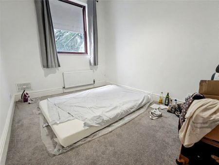 Rock Towers Apartments, Marine Drive, West Looe, Cornwall, PL13 - Photo 2