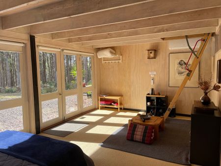 A Spacious, Light-Filled Sanctuary on 5 Acres of Bushland - Photo 4