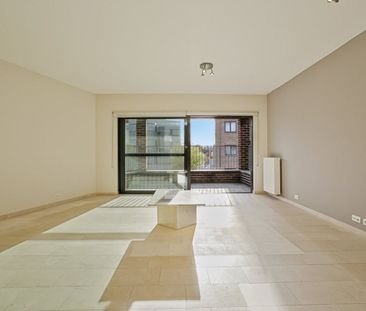 Stijlvol appartement met groot terras in centrum Aalst - Photo 1