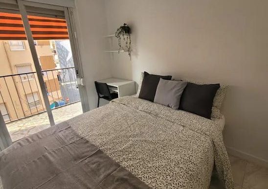 Carrer de Sant Lluís Bertran, Torrent, Valencian Community 46900