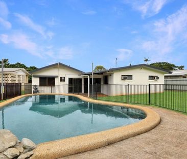 Large Air Conditioned Home - Fenced Backyard - Pool - Photo 4