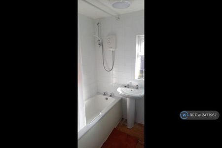 3 bedroom maisonette to rent - Photo 3