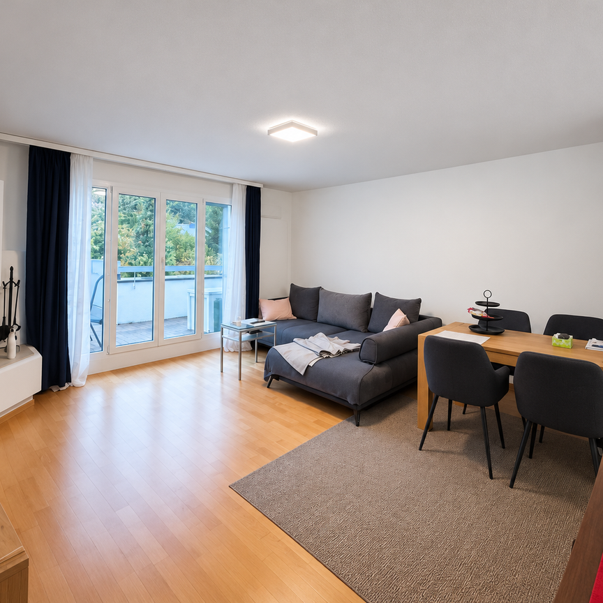Charmante Dachwohnung mit Balkon und schöner Aussicht in Zofingen - Foto 1