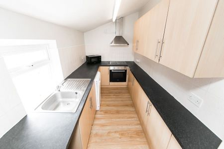 Norwood Road, Hyde Park, Leeds - Photo 5