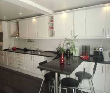 4 Bedroom House with swimming pool, São João do Estoril, Cascais - Photo 4