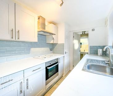 2 bedroom terraced house to rent - Photo 4