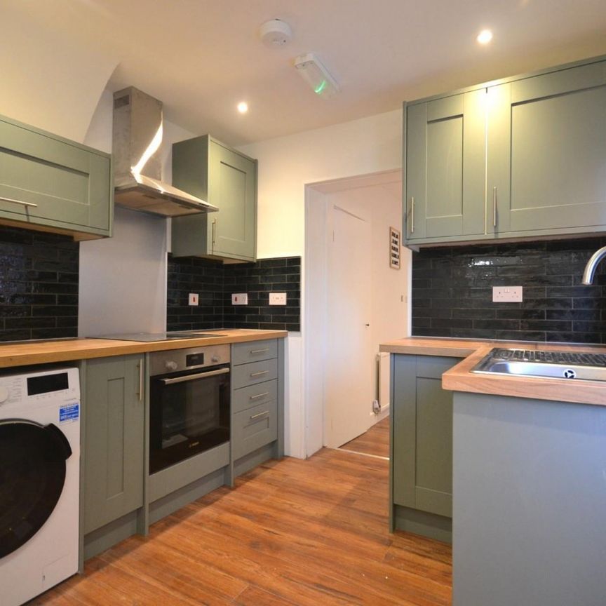 1 bedroom Flat To Let - Photo 1