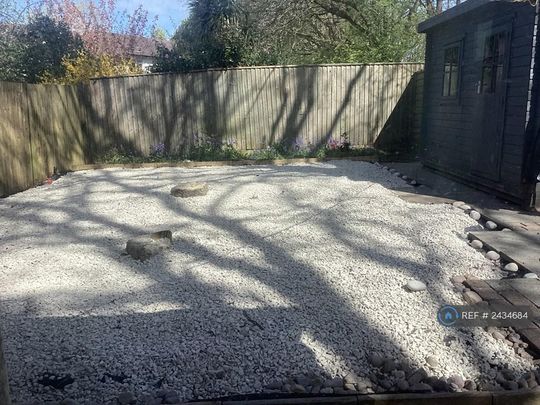 2 bedroom end of terrace house to rent - Photo 1