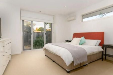 FAMILY HOME IN BEAUMARIS SECONDARY COLLAGE SCHOOL ZONE! - Photo 3