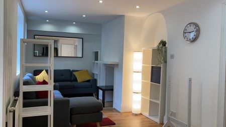 House share to rent - Photo 2