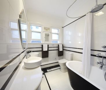 Centrally located Art Deco Inspired Elegance - Photo 6