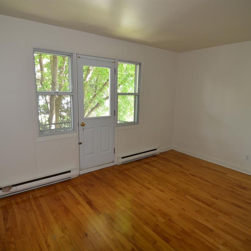 Montréal – Ahuntsic – Appartement 3 1/2 à louer sur la promenade Fleury - Photo 1