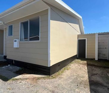 Cosy Two-Bedroom Unit in Popular Frankton - Photo 2