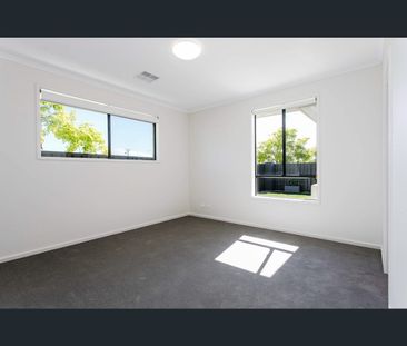 33 The Avenue, Roseworthy, SA 5371 - Photo 4