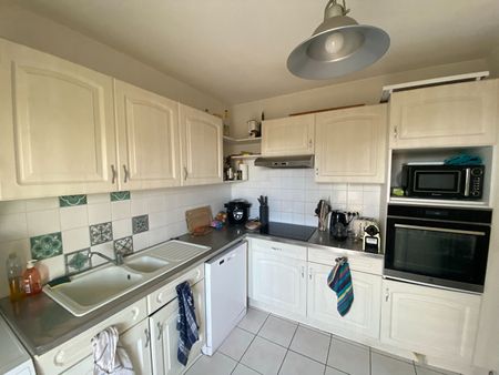 Location Appartement 3 pièces 72m² - Photo 4