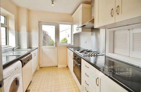 Oakfields, Guildford, Surrey, GU3 3AU - Photo 5