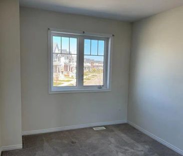 260 ESTHER CRESCENT - Photo 4