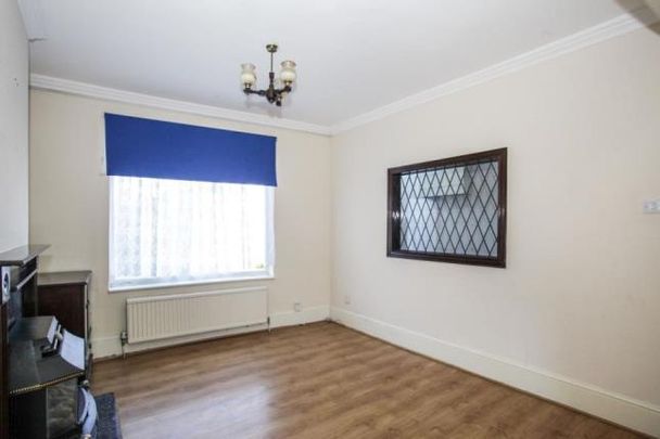 3 bedroom end of terrace house to rent - Photo 1