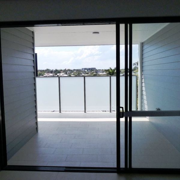 BREAK LEASE - Top Floor Unit, Great Outlook with a very generous exclusive Secure Storage Cage! - Photo 1