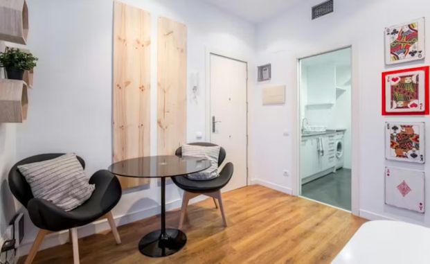 Avinguda de la Riera de Cassoles, Barcelona, Catalonia 08012 - Foto 1