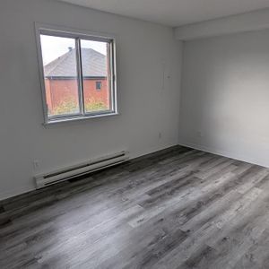 20 Rue Du Sommet (Hautes-Plaines) Logement 2 Chambres Dans Un Secteur Calme - Photo 3