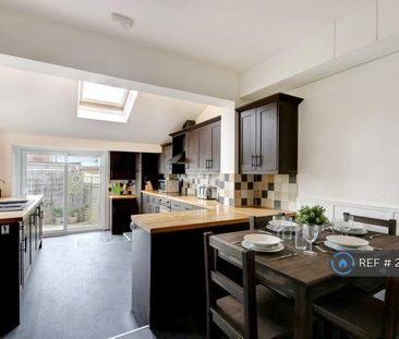 1 bedroom in a house share to rent - Photo 4
