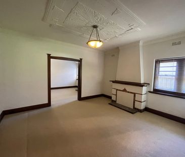 921 Hampton St, Brighton VIC 3186 - House For Rent | Domain - Photo 1