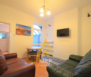 4 bedroom terraced house to rent - Photo 1